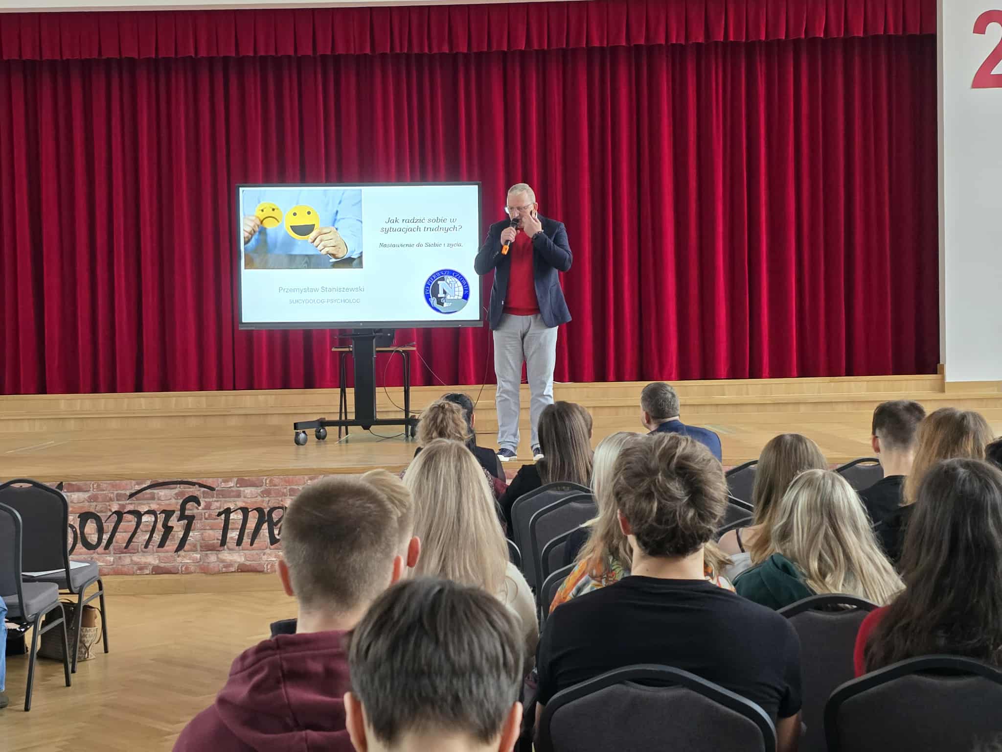 GŁOŚNIEJ NIŻ CISZA. ROZMOWY, KTÓRE RATUJĄ