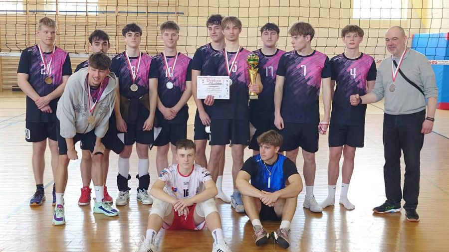 SREBRNI SIATKARZE Z EKONOMA