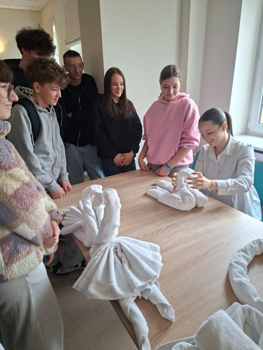 ZAJĘCIA ZAWODOZNAWCZE DLA UCZNIÓW KLAS ÓSMYCH