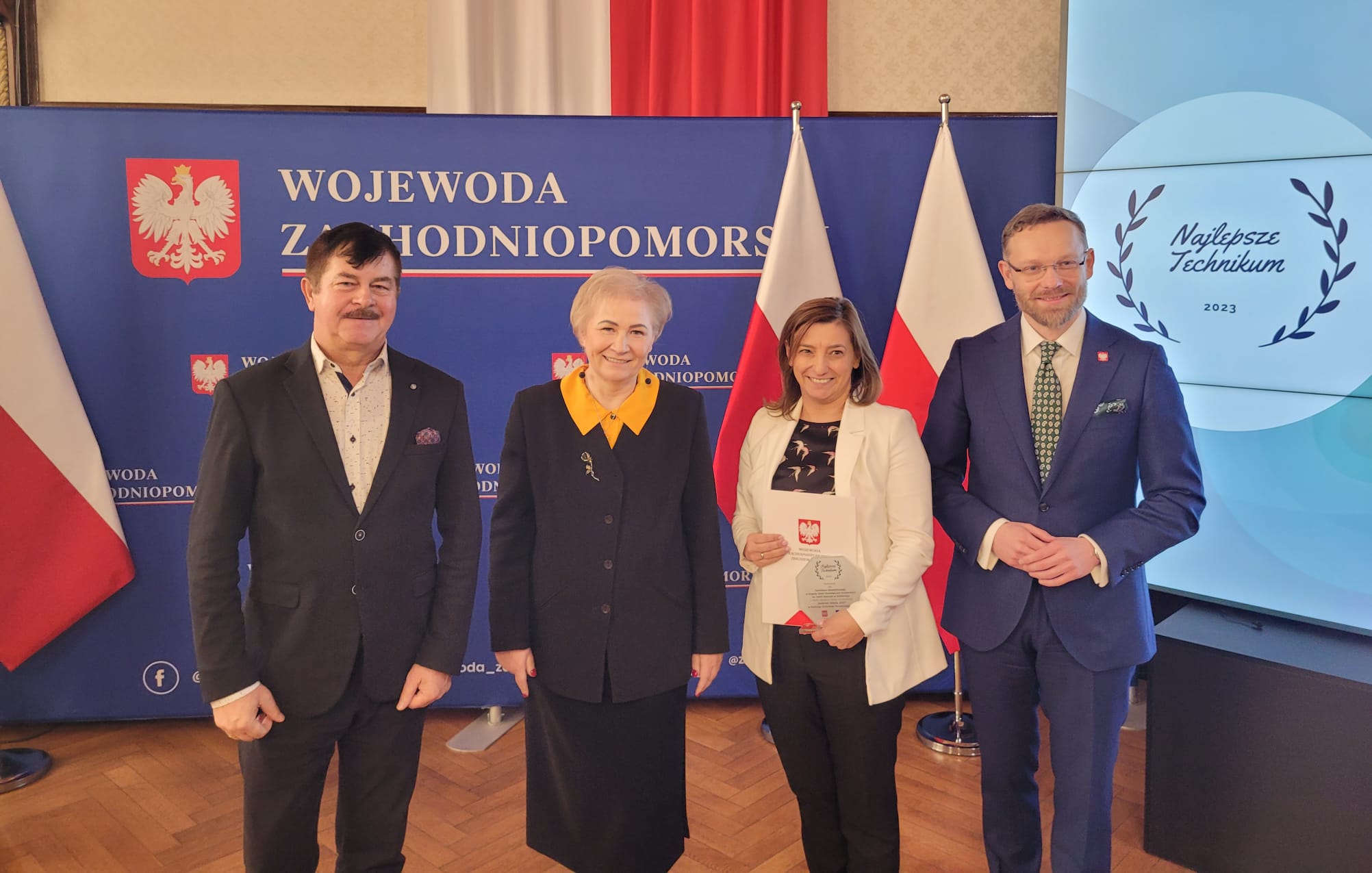https://ekonom.kolobrzeg.pl/wp-content/uploads/gal/2023/02/03/srebrna_tarcza.jpg