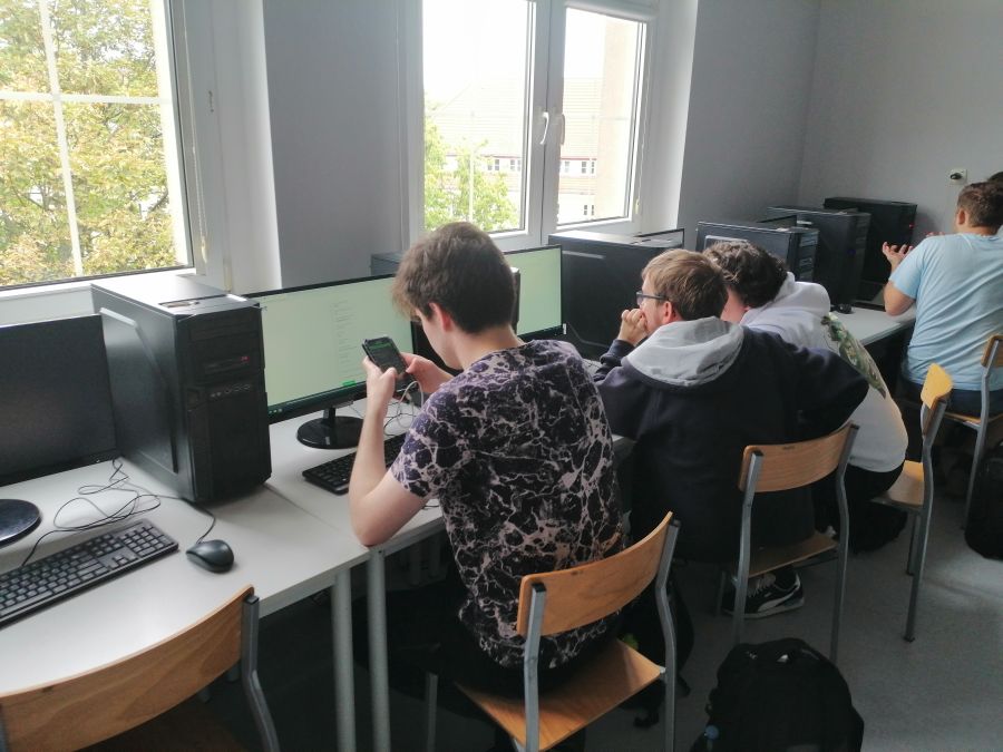 https://ekonom.kolobrzeg.pl/wp-content/uploads/gal/2023/09/07/programisci_03.jpg