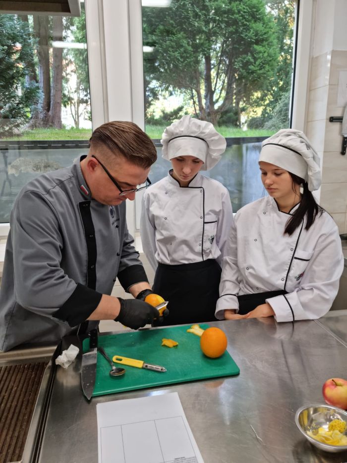 https://ekonom.kolobrzeg.pl/wp-content/uploads/gal/2023/10/11/gastro-02.jpg