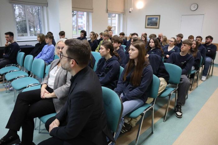 https://ekonom.kolobrzeg.pl/wp-content/uploads/gal/2024/03/07/zseh_01.jpg