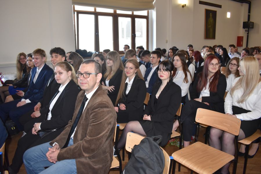 https://ekonom.kolobrzeg.pl/wp-content/uploads/gal/2024/04/18/zseh_02.jpg
