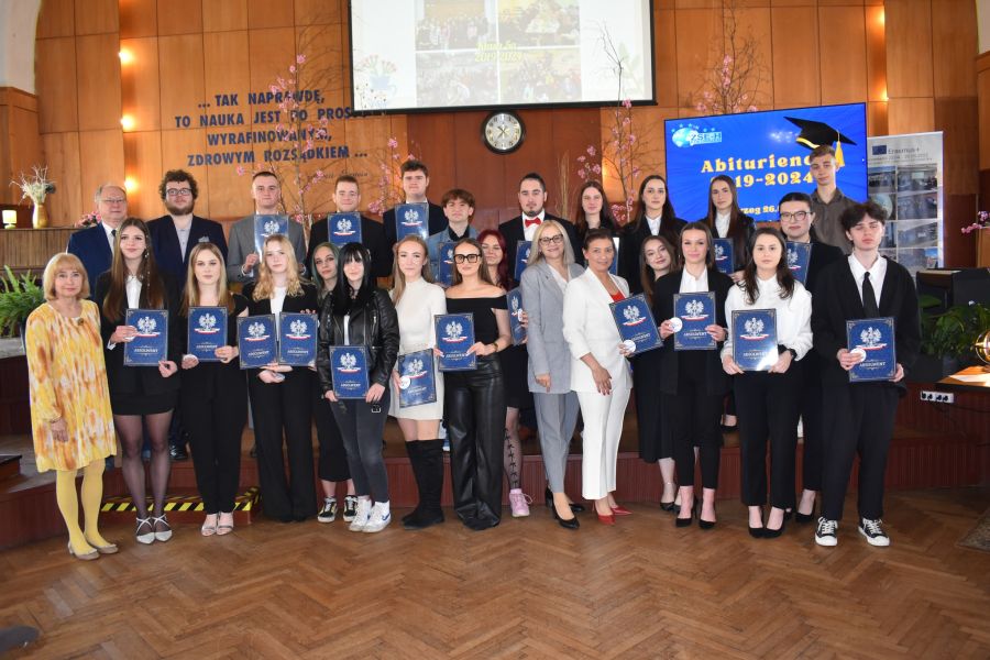 https://ekonom.kolobrzeg.pl/wp-content/uploads/gal/2024/04/18/zseh_03.jpg