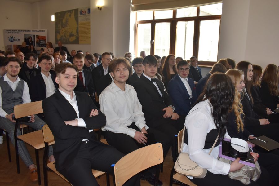 https://ekonom.kolobrzeg.pl/wp-content/uploads/gal/2024/04/18/zseh_10.jpg