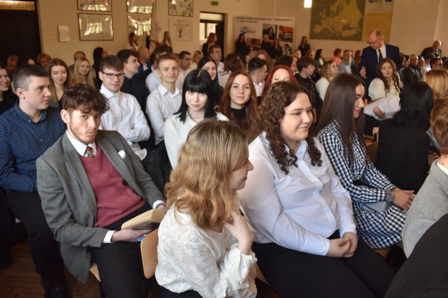 https://ekonom.kolobrzeg.pl/wp-content/uploads/gal/2024/04/18/zseh_24.jpg