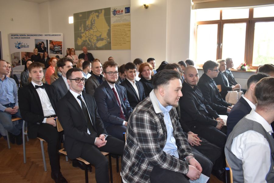 https://ekonom.kolobrzeg.pl/wp-content/uploads/gal/2024/04/18/zseh_30.jpg