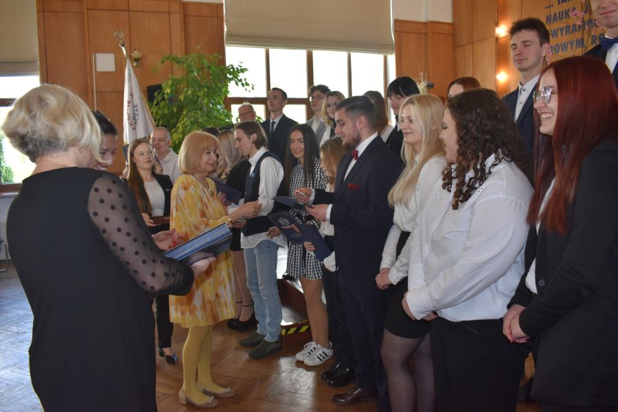 https://ekonom.kolobrzeg.pl/wp-content/uploads/gal/2024/04/18/zseh_37.jpg
