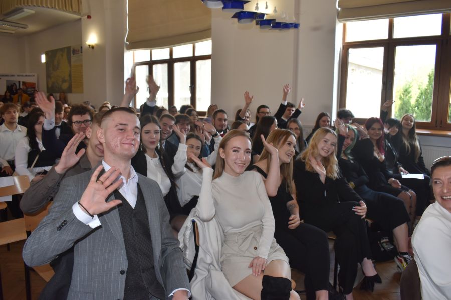 https://ekonom.kolobrzeg.pl/wp-content/uploads/gal/2024/04/18/zseh_64.jpg