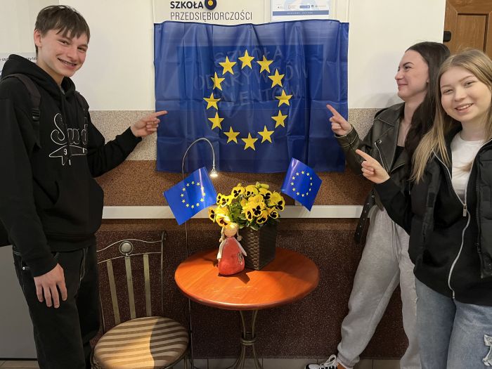 https://ekonom.kolobrzeg.pl/wp-content/uploads/gal/2024/04/19/zseh_02.jpg