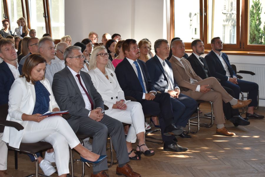 https://ekonom.kolobrzeg.pl/wp-content/uploads/gal/2024/09/01/zseh_40.jpg
